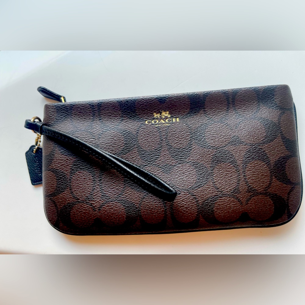 LIKE NEW Coach F65748 Brown Signature Coated Canvas Wristlet